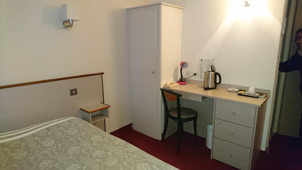 Hotel De France Objat Luaran gambar